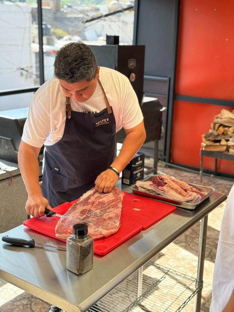 Caveman Chef cocinando